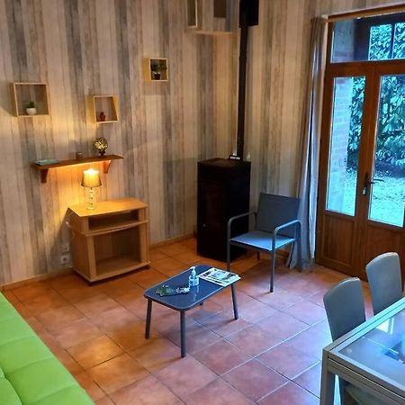 Suite Dans Le Jardin Du Chateau Agonges Buitenkant foto