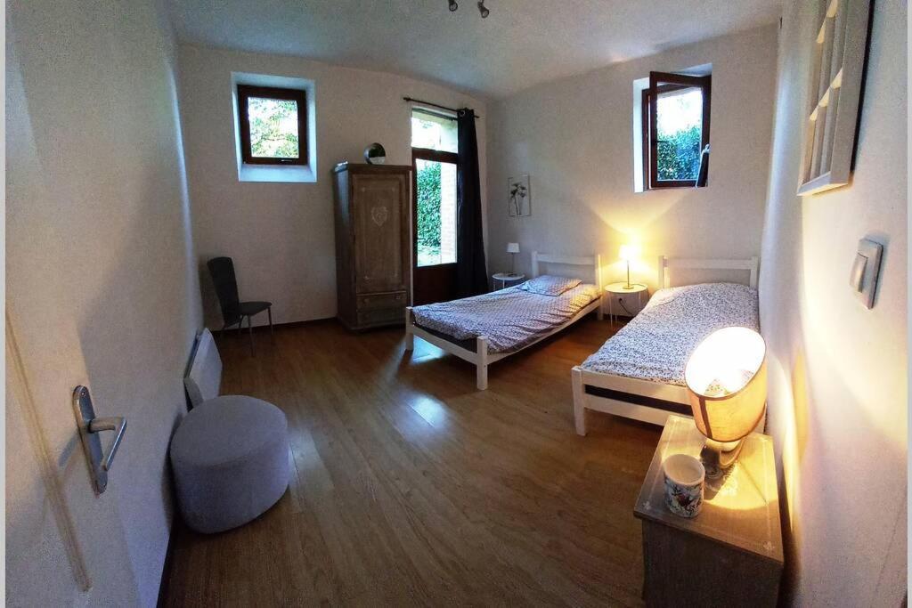 Suite Dans Le Jardin Du Chateau Agonges Buitenkant foto