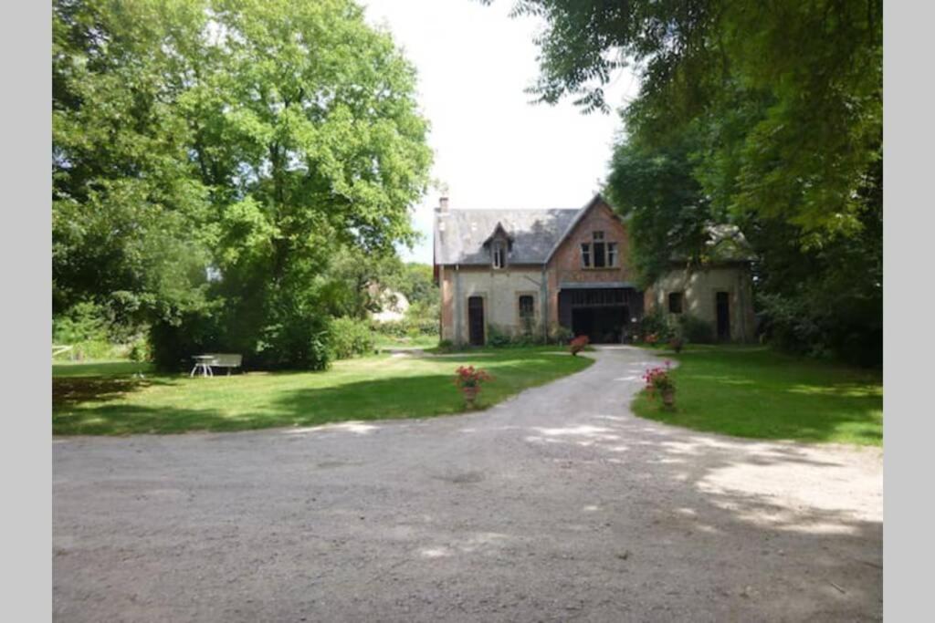 Suite Dans Le Jardin Du Chateau Agonges Buitenkant foto